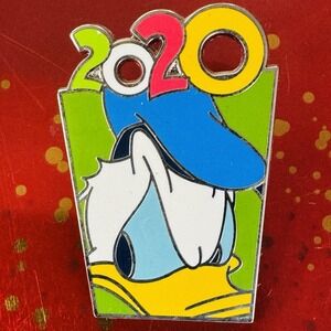 Disney pin 146773 Donald Duck 2020 dated souvenir walt disney world disneyland